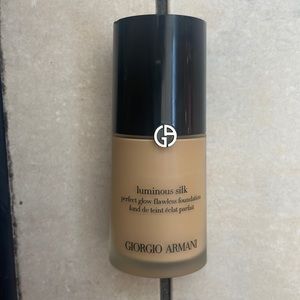 Giorgio Armani Luminous Silk Foundation!